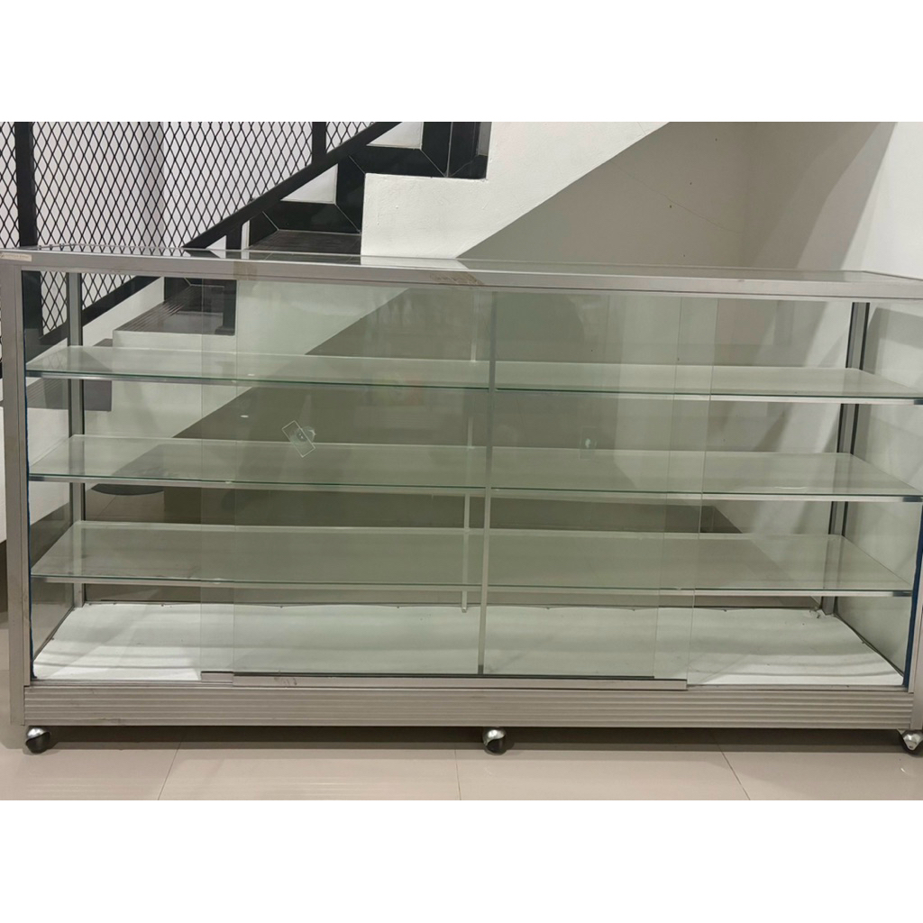 etalase kaca 2 meter