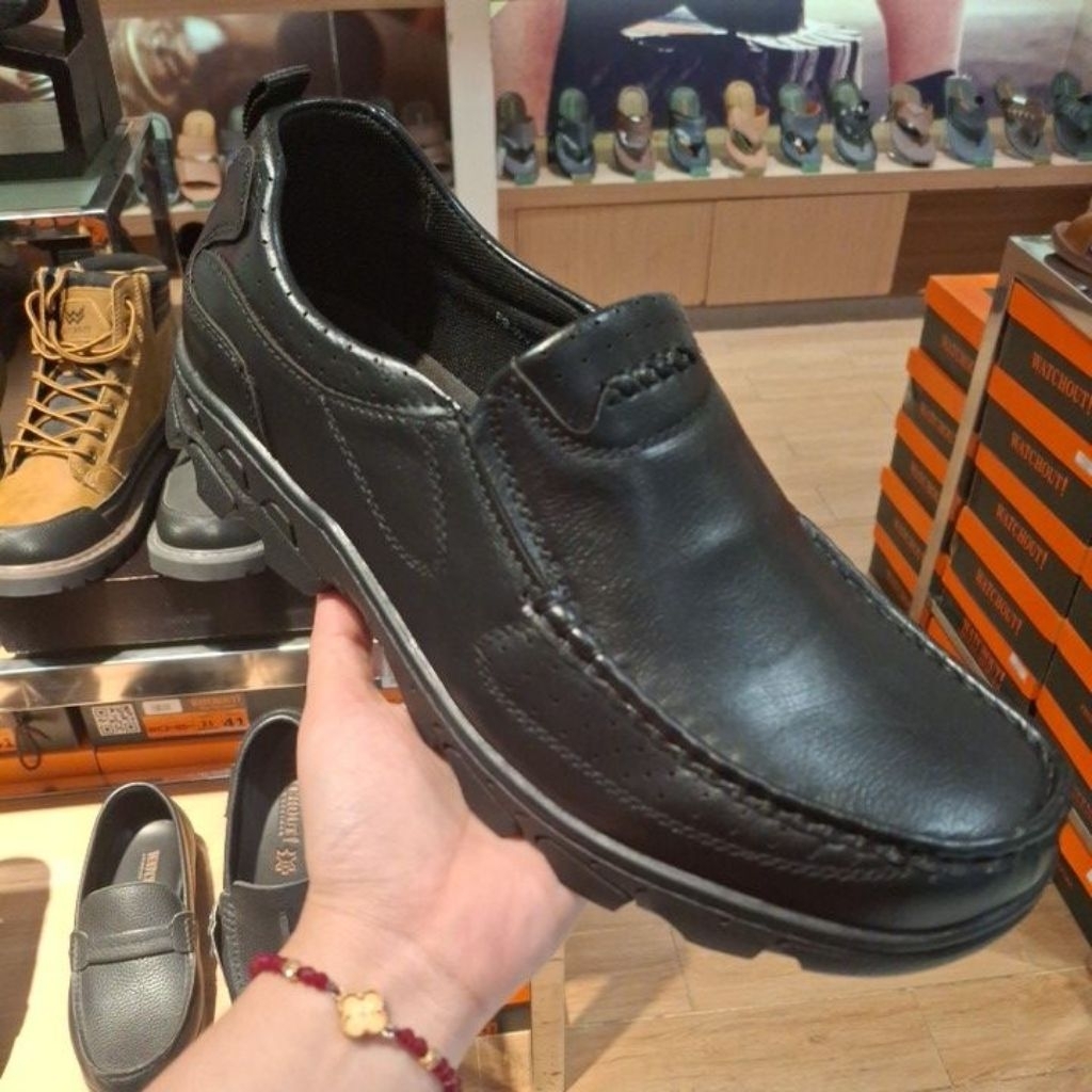 sepatu kasual pria brand dari Watchout 100% original