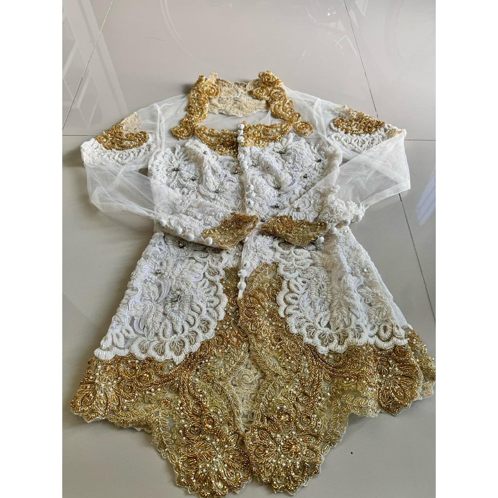 kebaya akad nikah modern