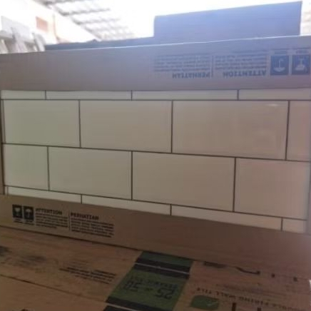 Keramik uno 25x50 interlaken white