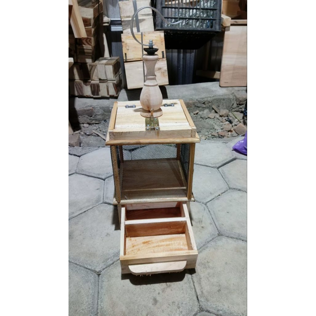 KANDANG JANGKRIK KAYU