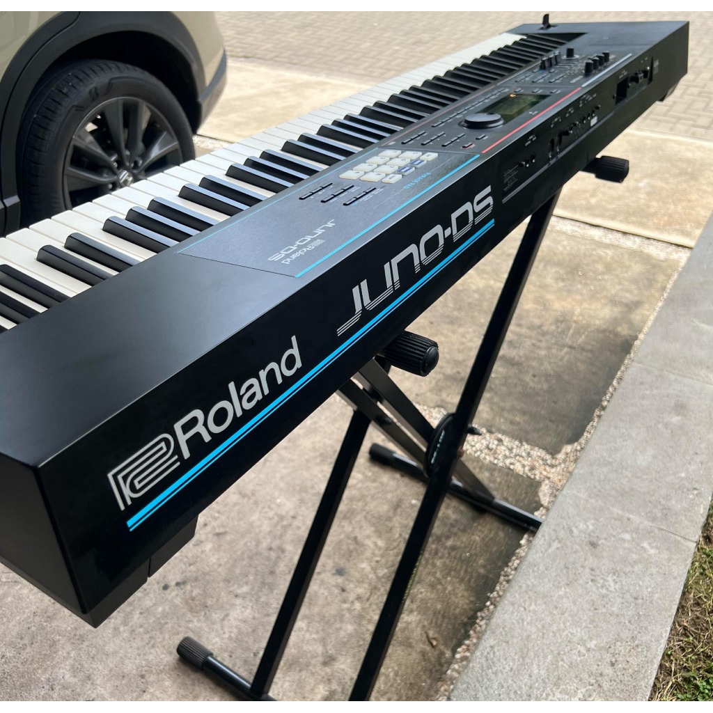 Roland Juno DS88 + Softcase + Stand