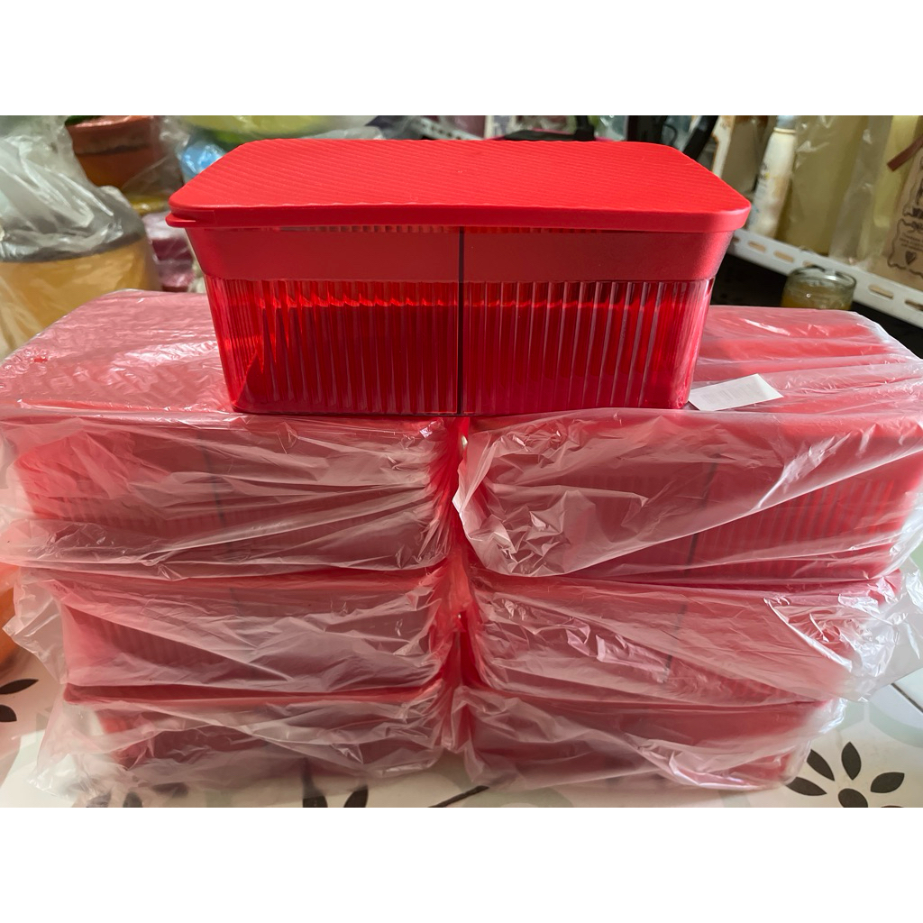 Snack it merah 1,75 L , 1 pcs Baru TUPPERWARE