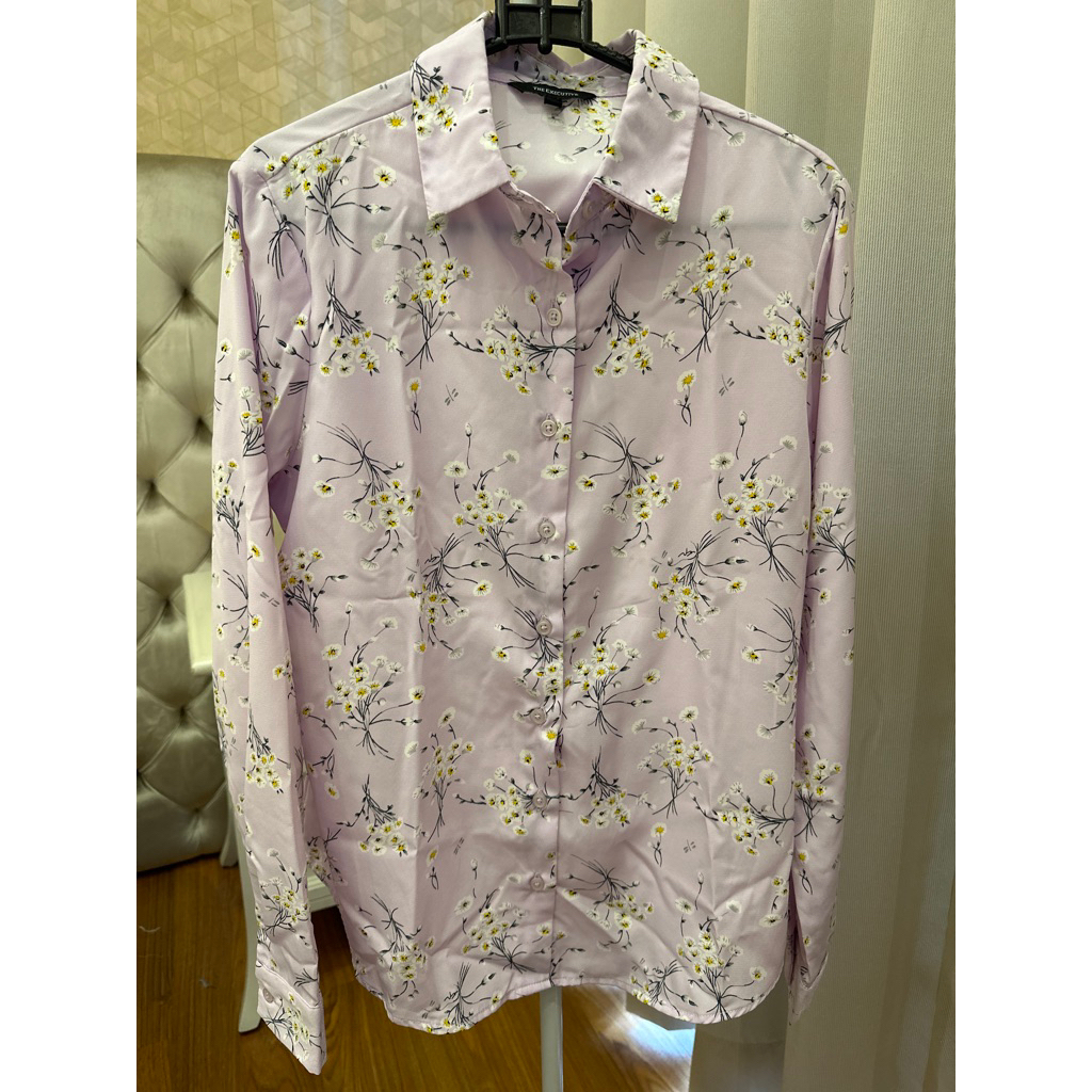 Preloved murah kemeja blouse atasan wanita size S the executive motif bunga