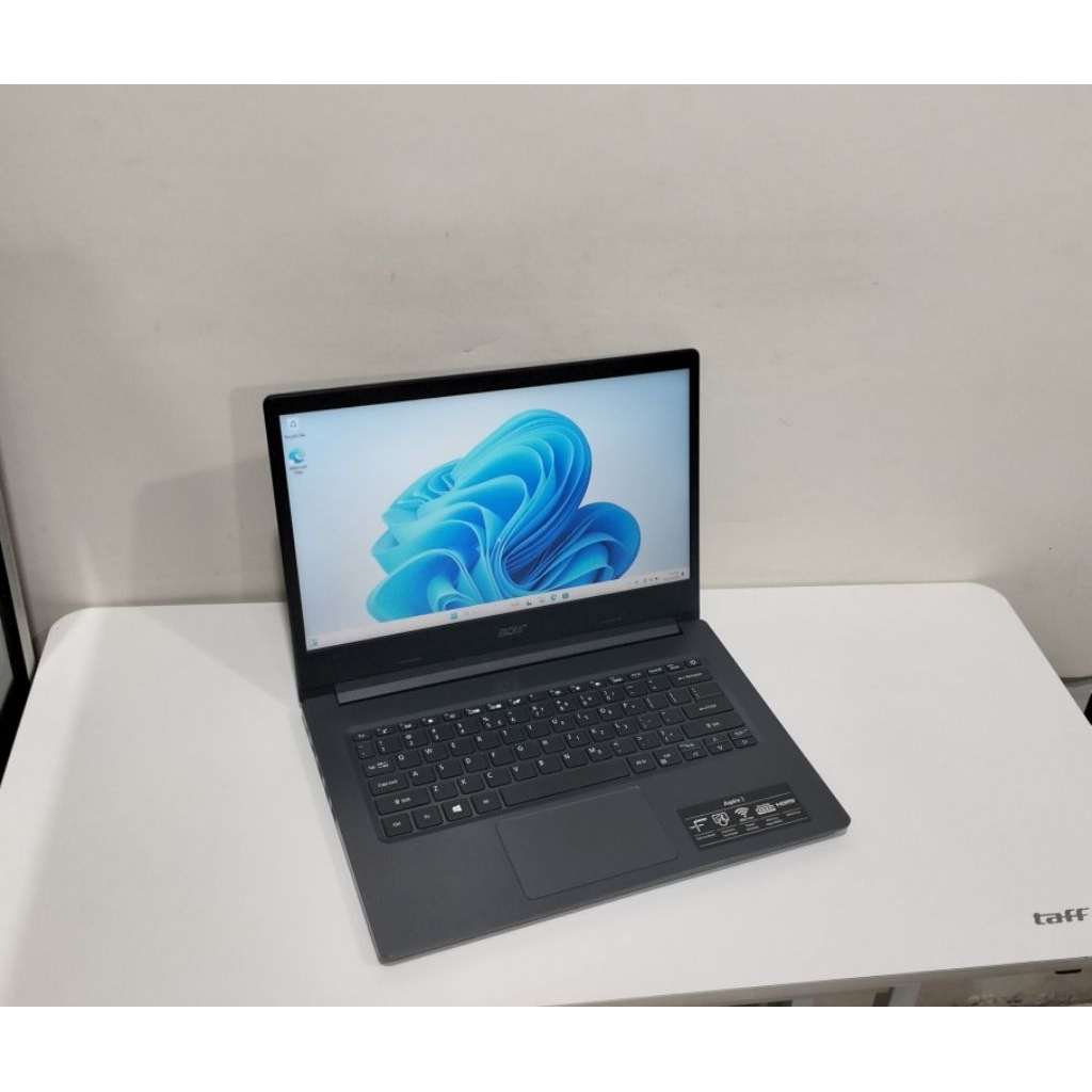 Acer Aspire 3 AMD RYZEN 3-3250U RAM 8GB/SSD 256GB