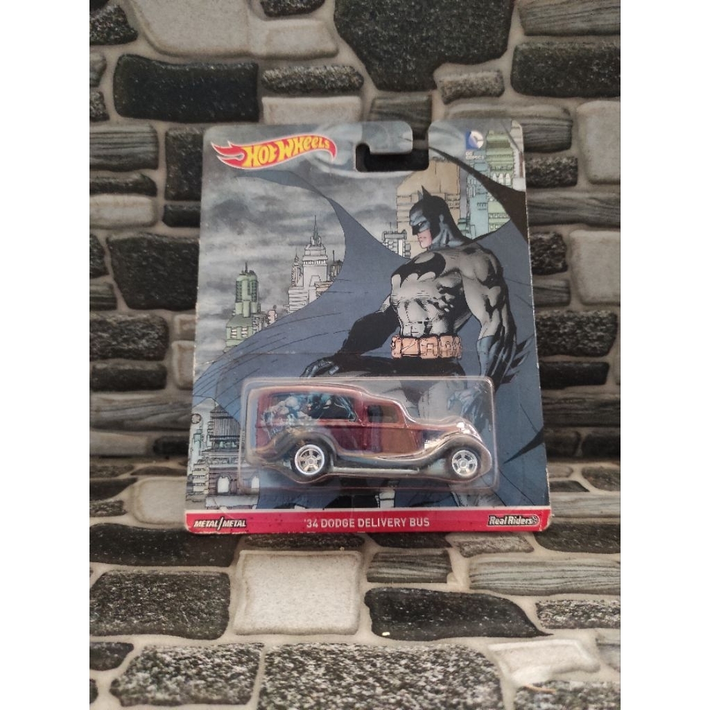 Hot Wheels '34 Dodge Delivery Bus Batman - Premium Card