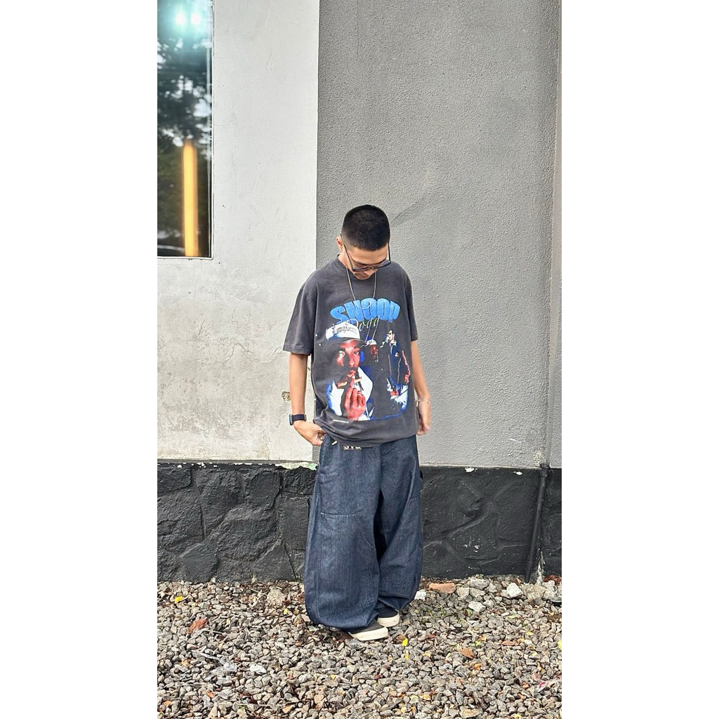 Elysium Tshirt - Bootleg Snoop Dogg black faded tshirt