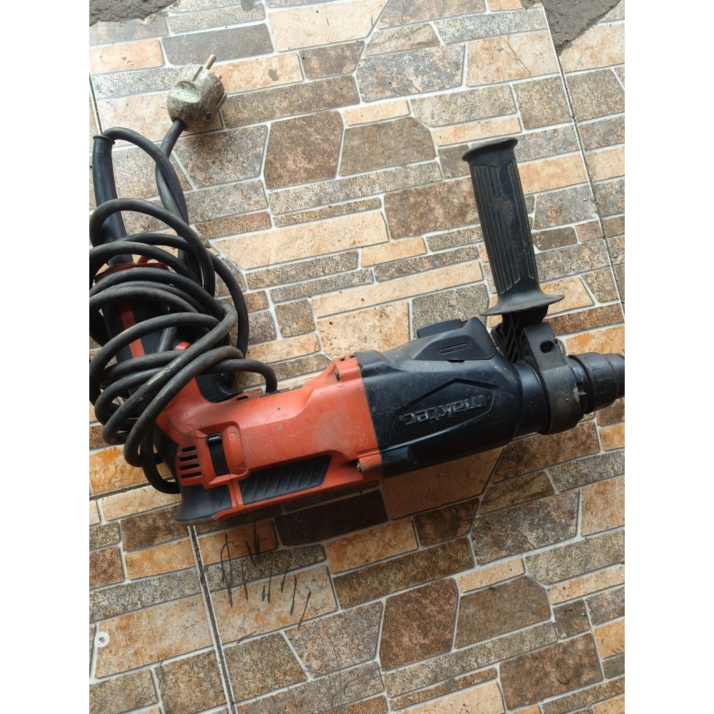 Maktec MT870 bor bobok beton