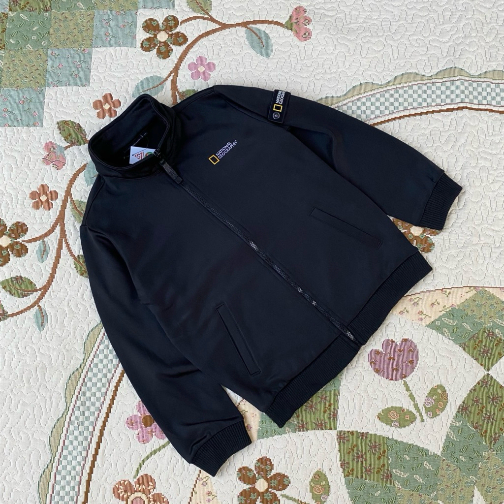 tractop jacket anak national geographic super like new full patch cakep banget big logo