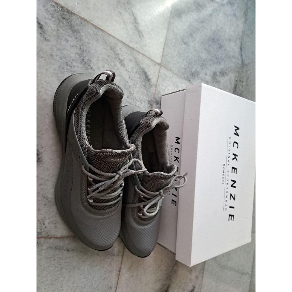 Sepatu Pria Mckenzie