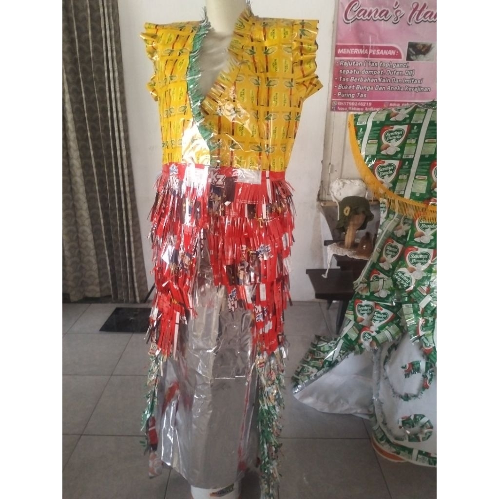 Kostum Daur Ulang, Gaun Daur Ulang