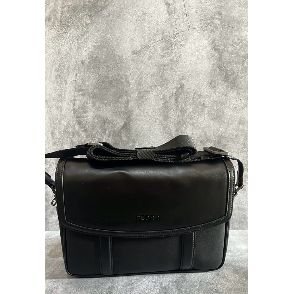Pedro Tas Hitam Pria - Black (100% Original)