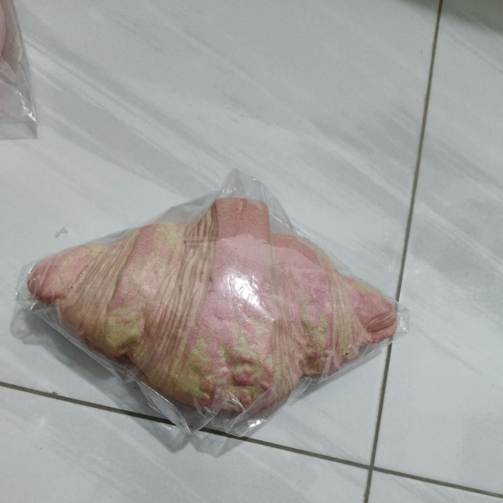 croissant squishy by ibloom