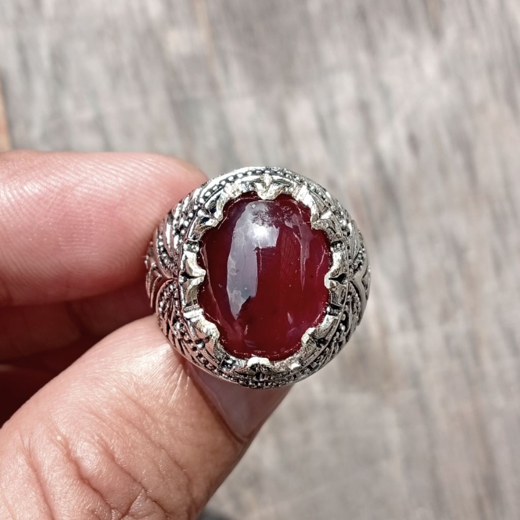 Batu Natural Ruby 10.8 ct warna Merah Maron Merah Manggis