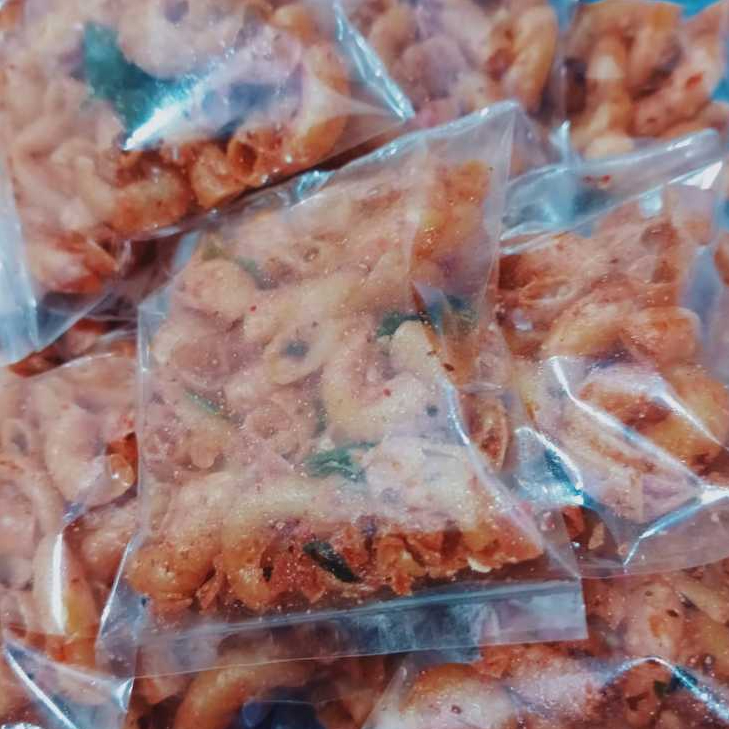 makaroni pedas pipa pedas daun jeruk kemasan sachet
