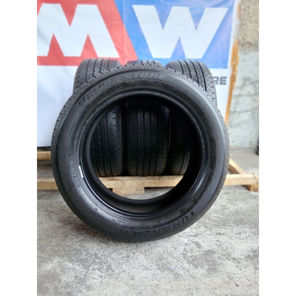 Ban Bridgestone Turanza er33 215/55R17