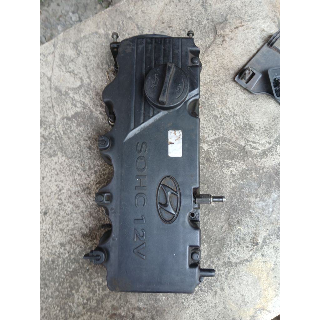cover tutup deksel silinder head hyundai Avega