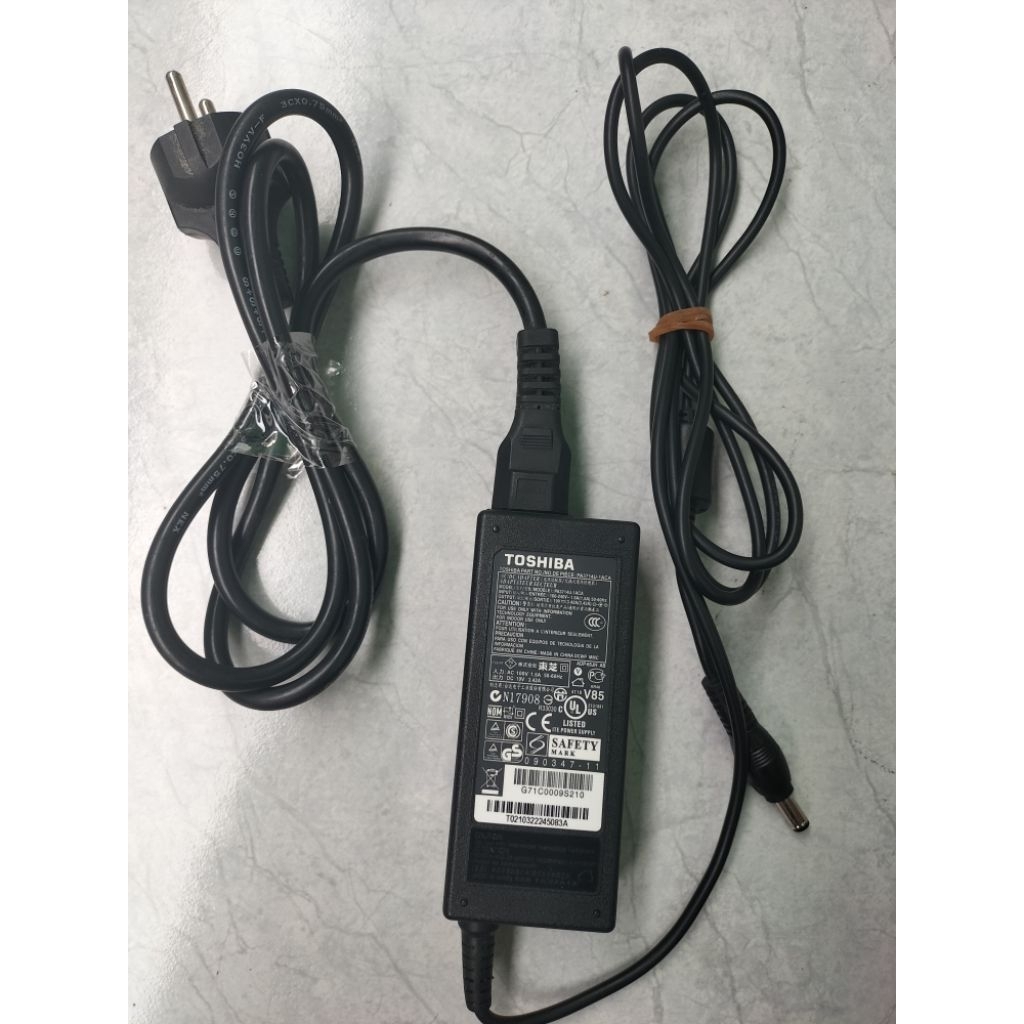 adaptor laptop Toshiba