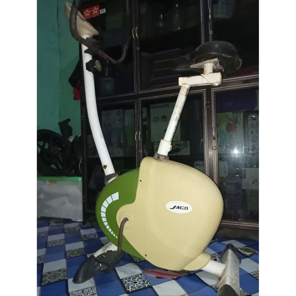 Sepeda statis jaco {second}