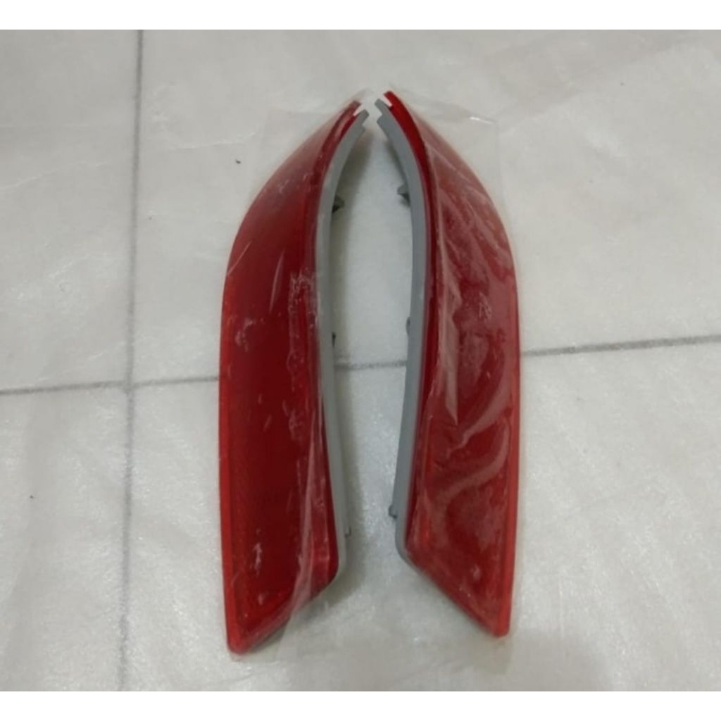 Lampu bemper belakang avanza 2016