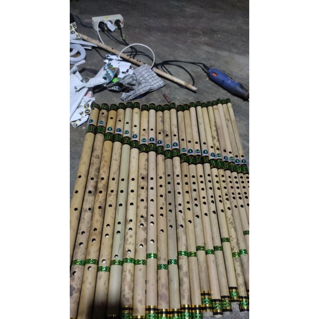 suling bambu satu set isi 12