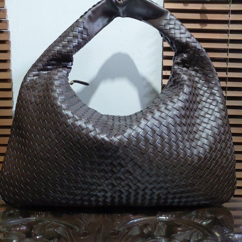 tas preloved / second BV warna coklat size 46