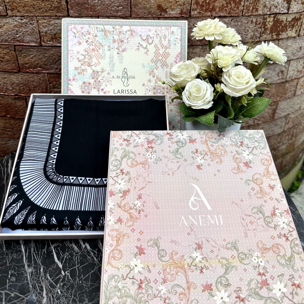 Hardbox hijab custom [uk 22×22×2 cm]