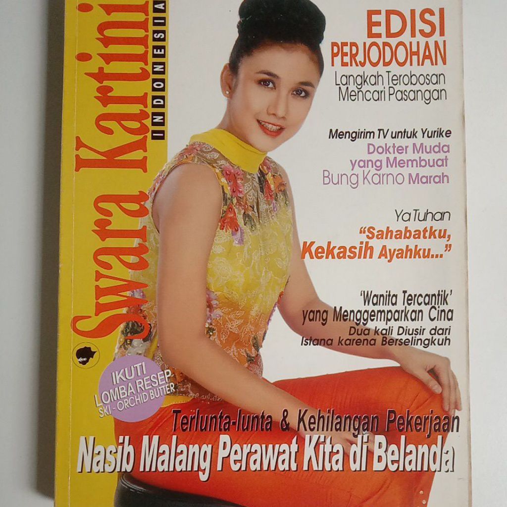 Majalah Swara Kartini Tahun 2000 Cover Heti Sobari (Ceuceu)