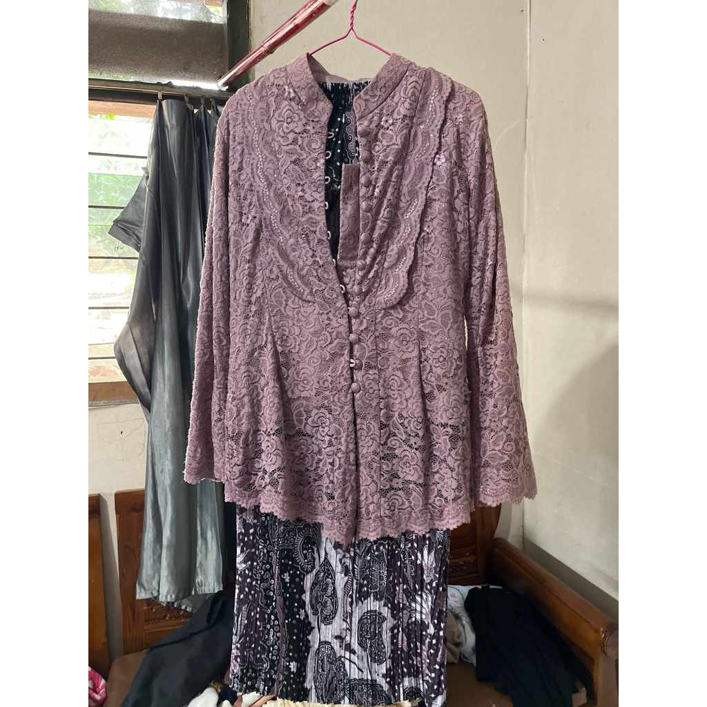 PL KEBAYA LILAC DAN KAIN BATIK PRISKET