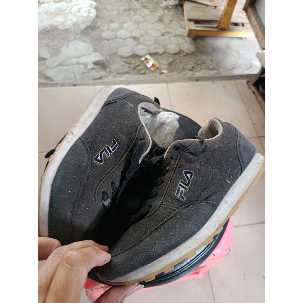 Sepatu FILA cewek