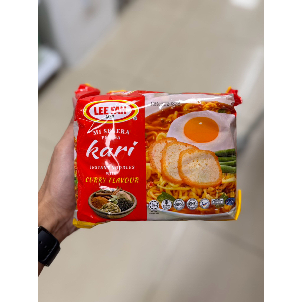 lee fah mie kari / mi goreng pedas / chicken & mushroom / vegetarian / vegetarian curry isi 5 bks 35