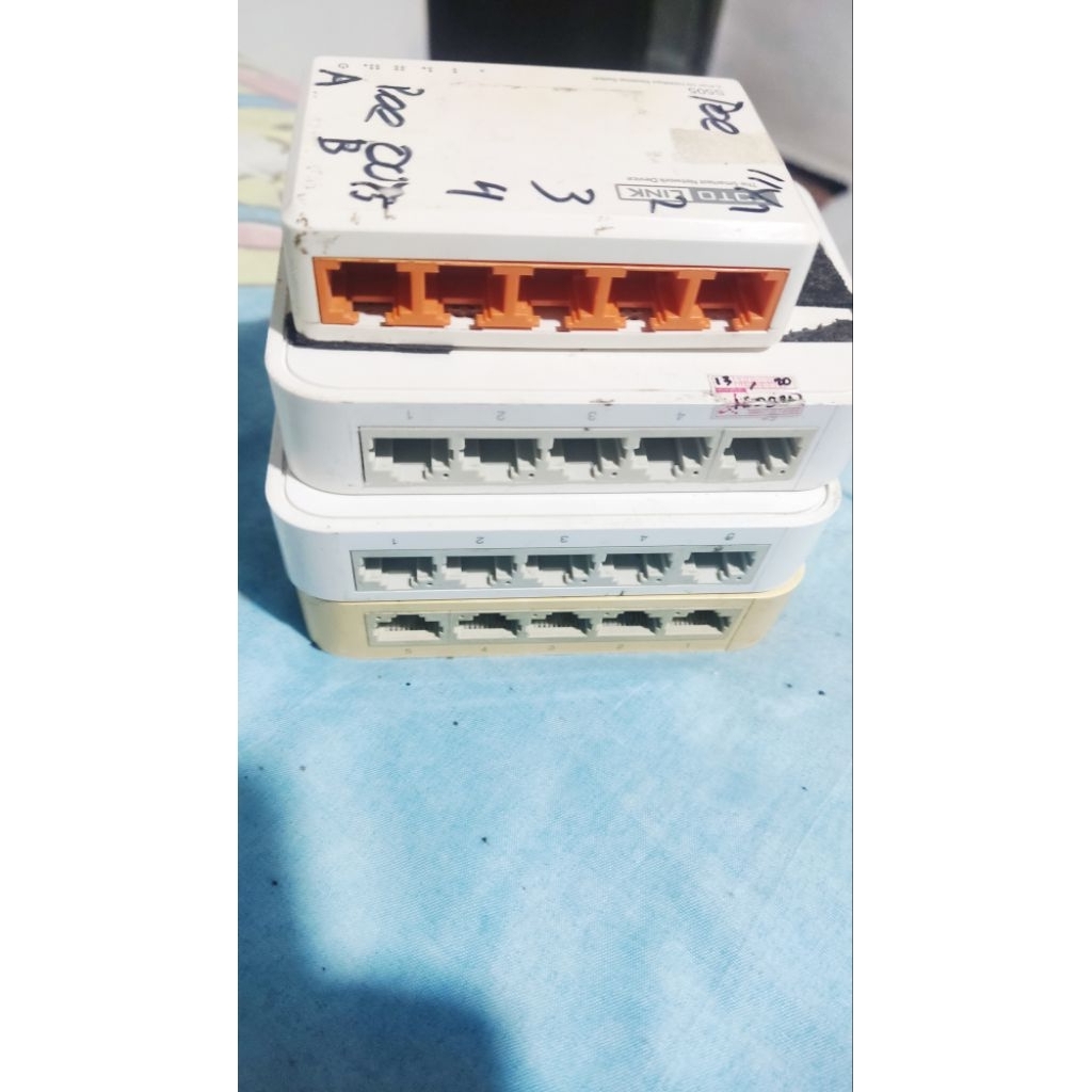 switch hub 5 port dan 8 port