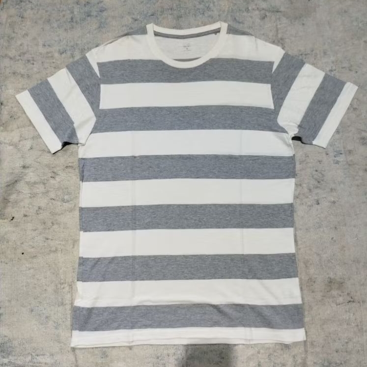 Uniqlo Stripe tshirt (Salur)