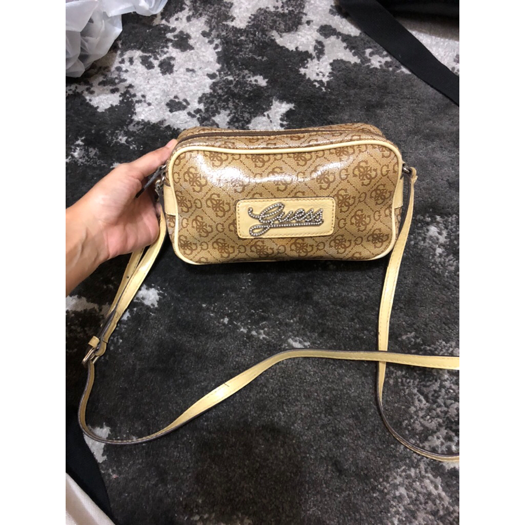 SLING BAG GUESS WANITA WOMAN SLING BAG