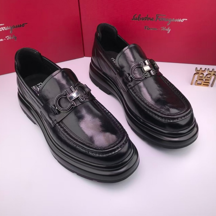 Ferragamo Pria Hitam Sepatu Kulit Bisnis Rekreasi Sepatu Kulit Sapi berkualitas tinggi