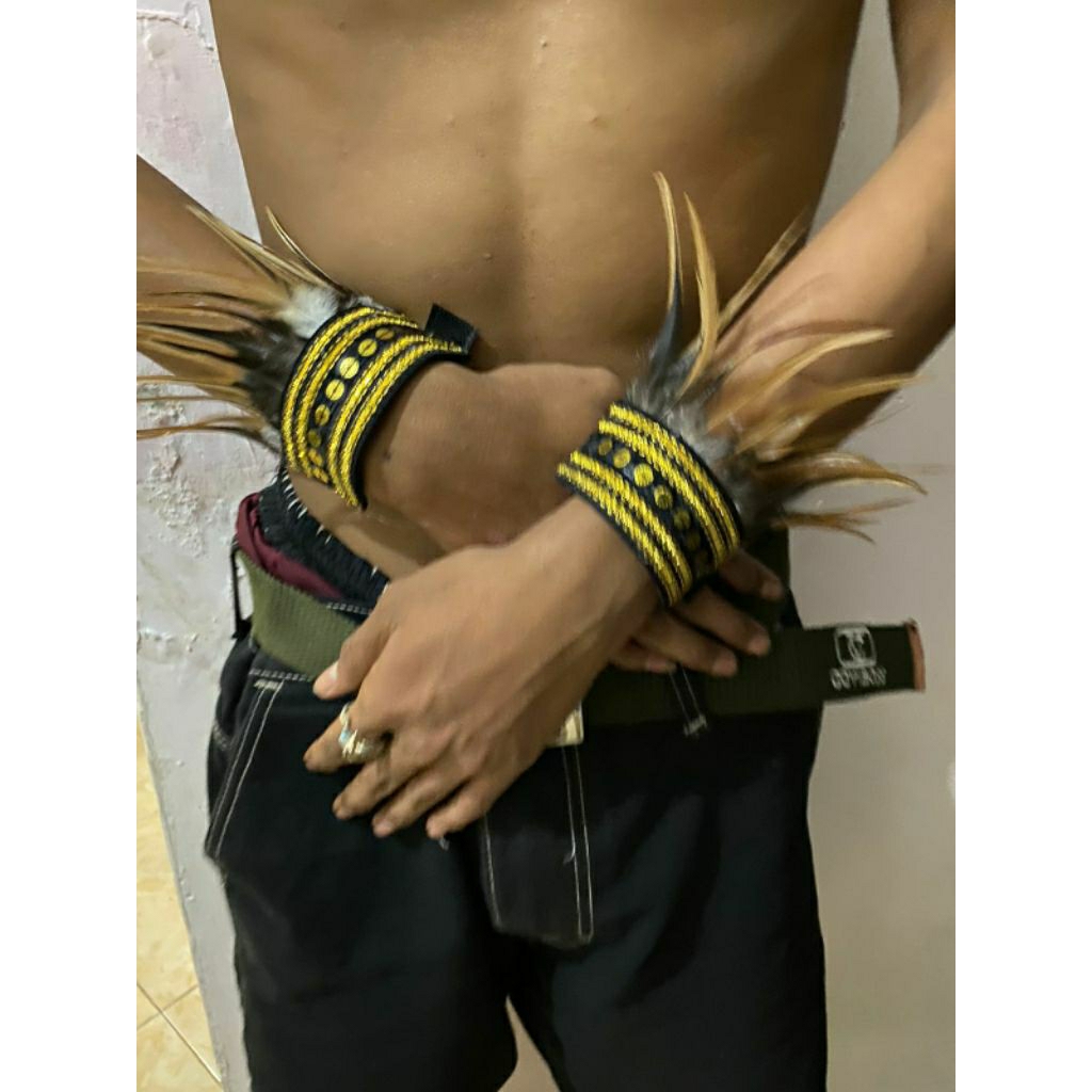 gelang bulu adat dayak dan papua