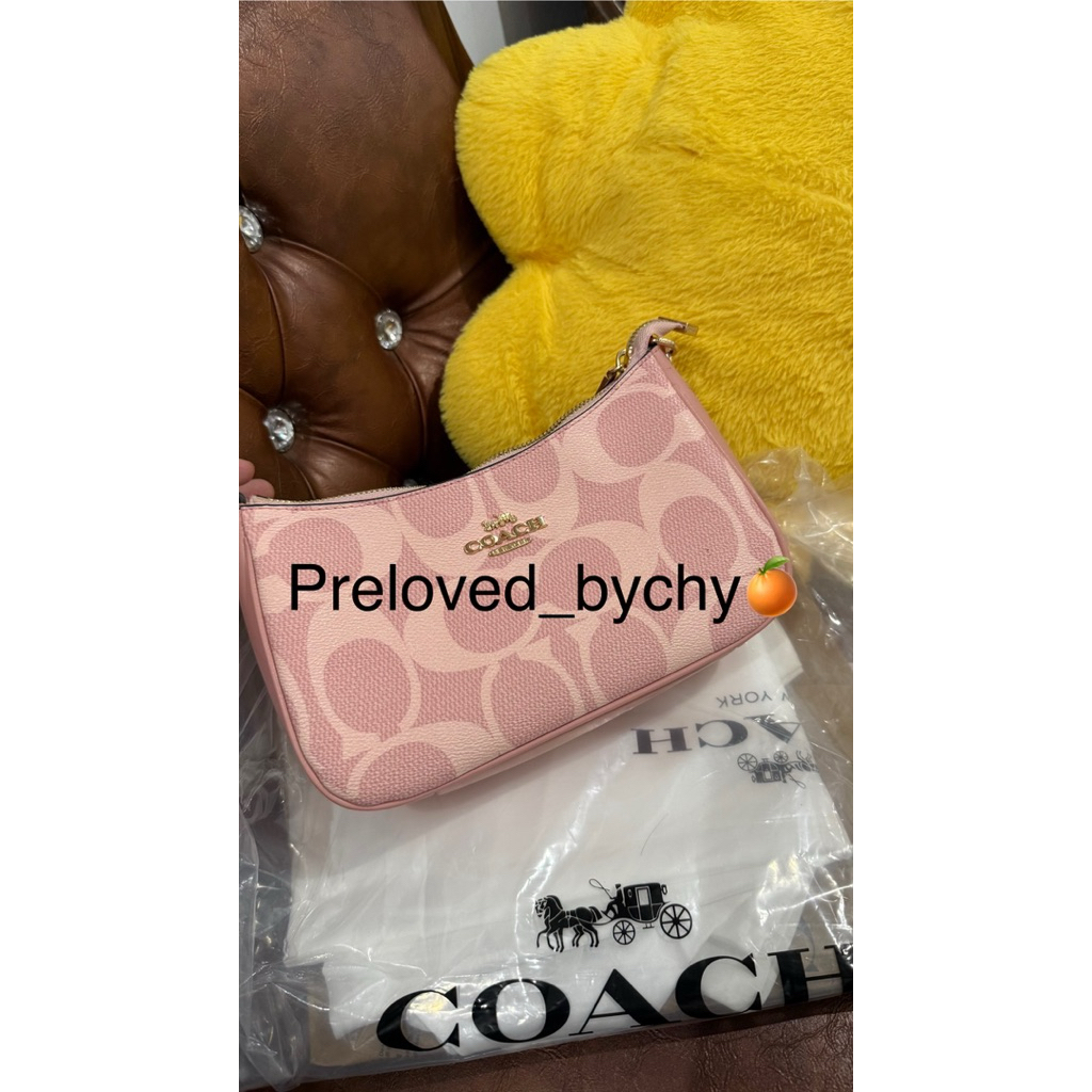 Preloved COACH Teri Shoulder Bag In Signature Canvas Pink