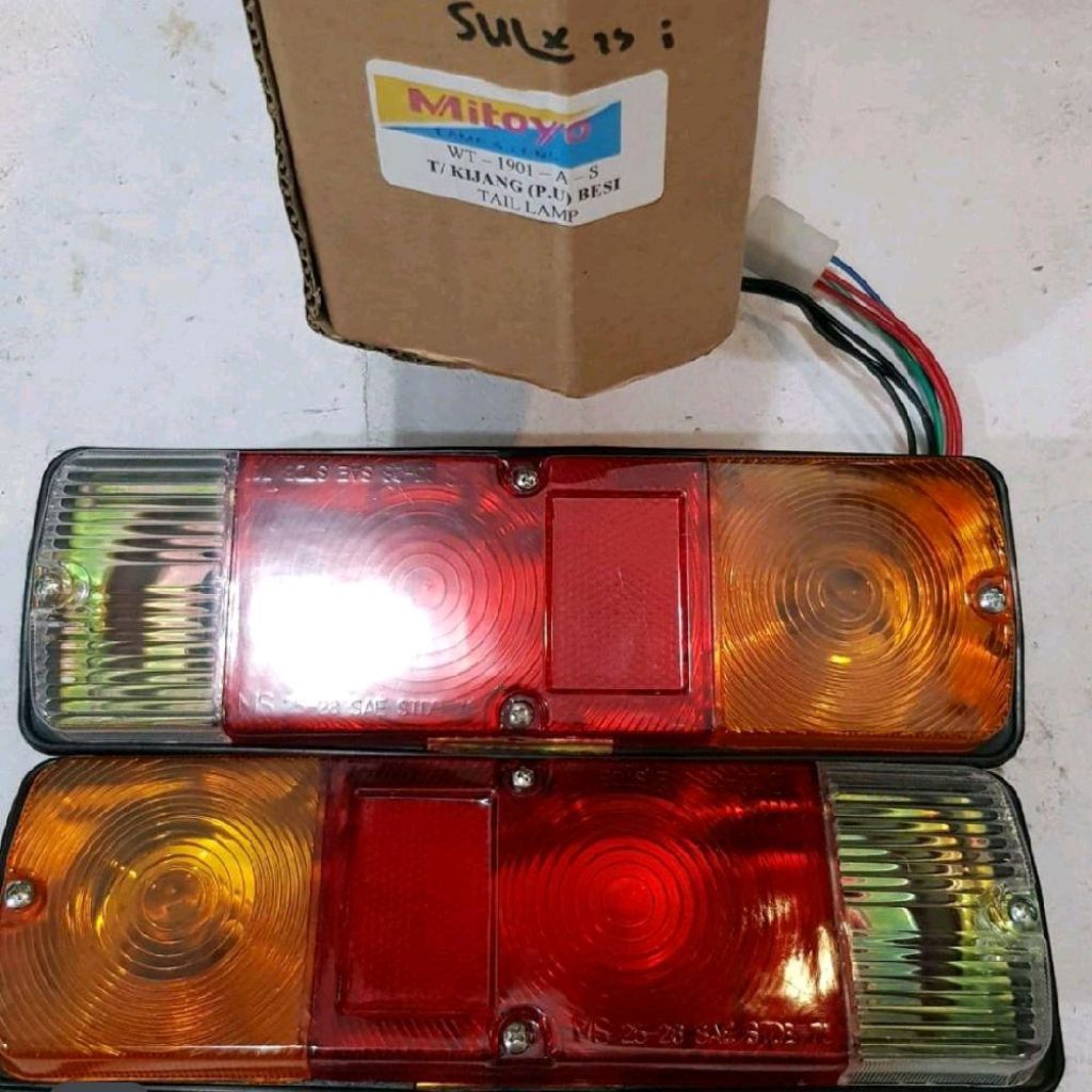 Rumah Lampu Stop / Rumah Lampu Sein Set Toyota Kijang Doyok KF20 / Kijang 4K / Kijang Kapsul / Kijan