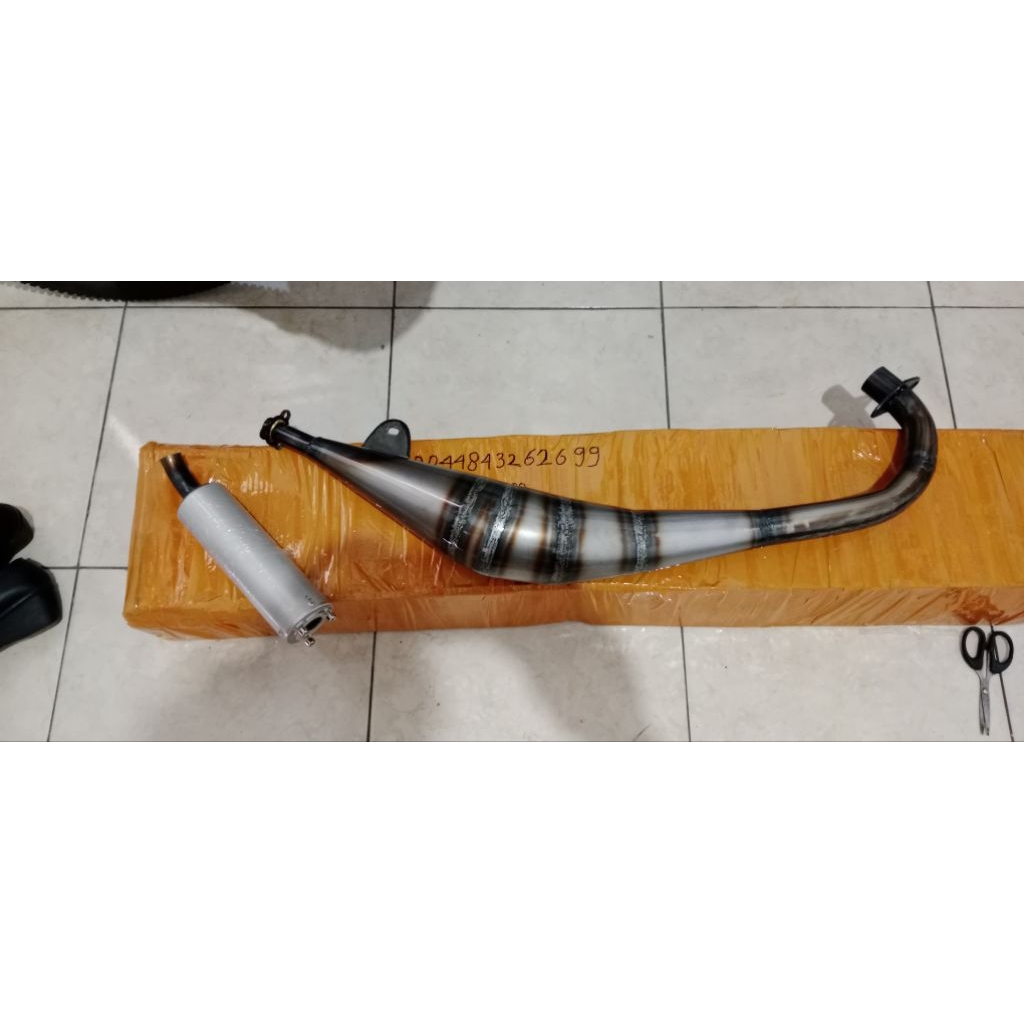 knalpot 2tak satria /tornado/bravo model kolong samping bahan plat tebal finishing clear suara Kemri