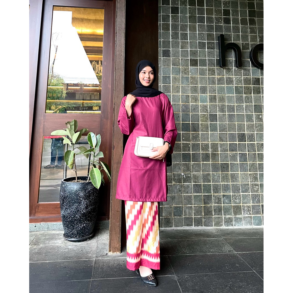 BAJU KURUNG WANITA WARNA MAROON TOYOBO PREMIUM (ATASAN + ROK BESWAY) NEEZAA.ID