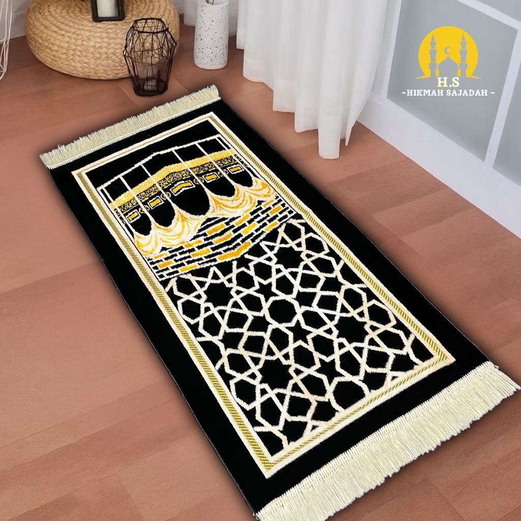 Sajadah Kiswah Ukuran Medium 55x110 Cm Bahan Bludru Karpet Motif Kiswah Perlengkapan Sholat Nyaman D