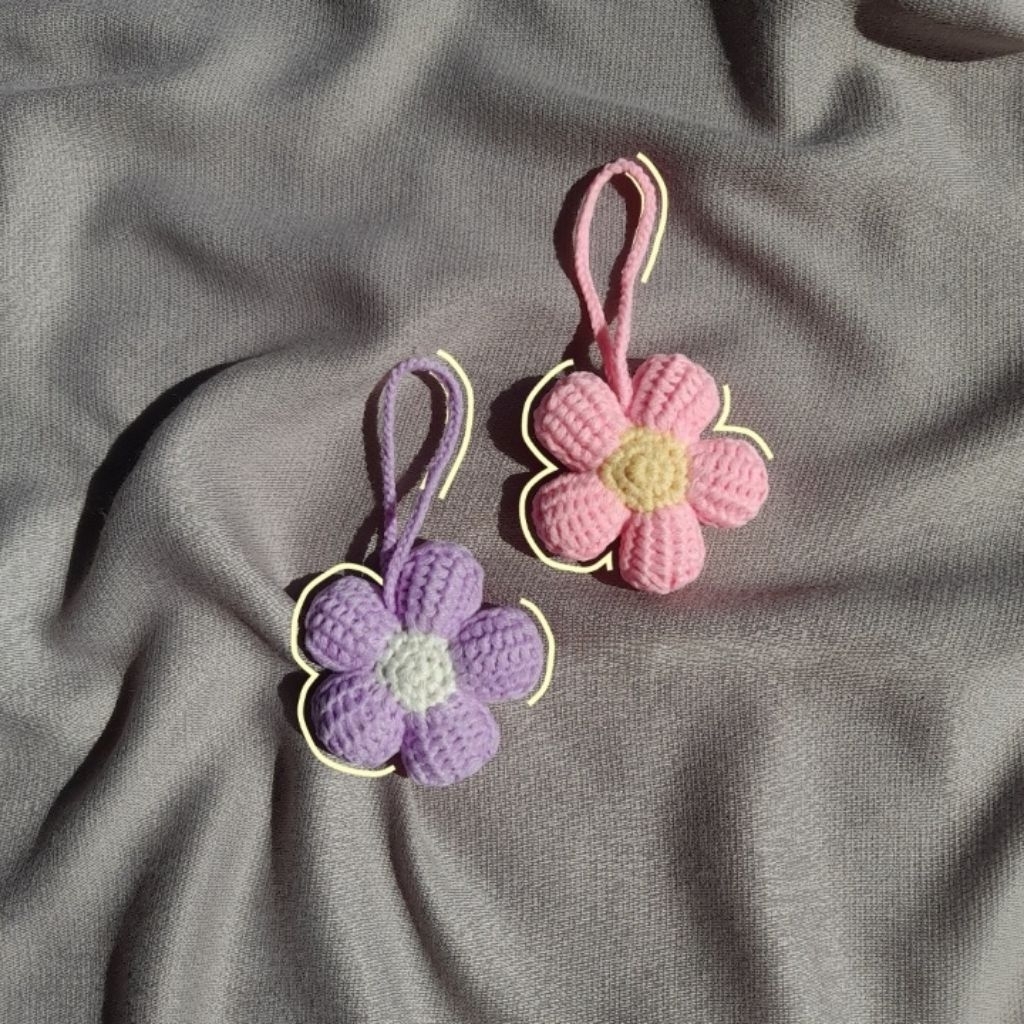 Daisy Bag Charm - Daisy Crochet Keychain - Ganci Rajut
