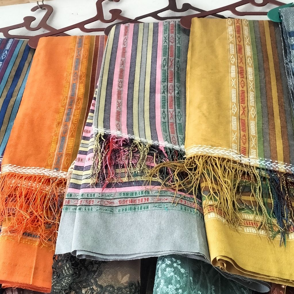 sarung mangiring, songket mangiring tenun Siantar