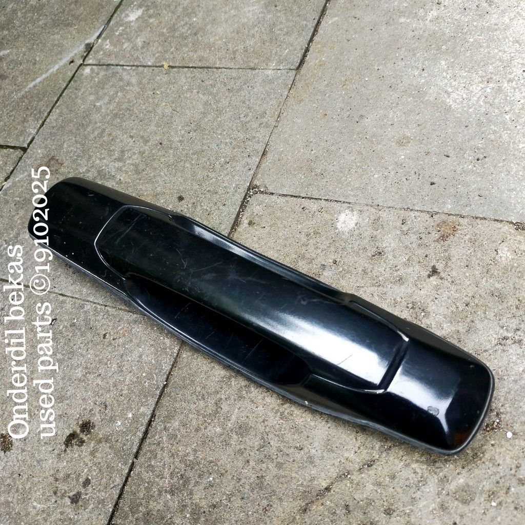 handle pintu kanan belakang Nissan Serena C24