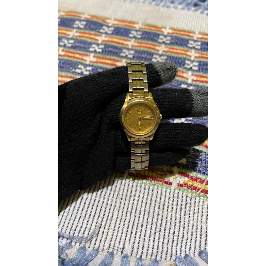Jam Tangan Otomatis Automatic Cewek Seiko 5 Ladies SYME02K1 Gold Original Second Batangan