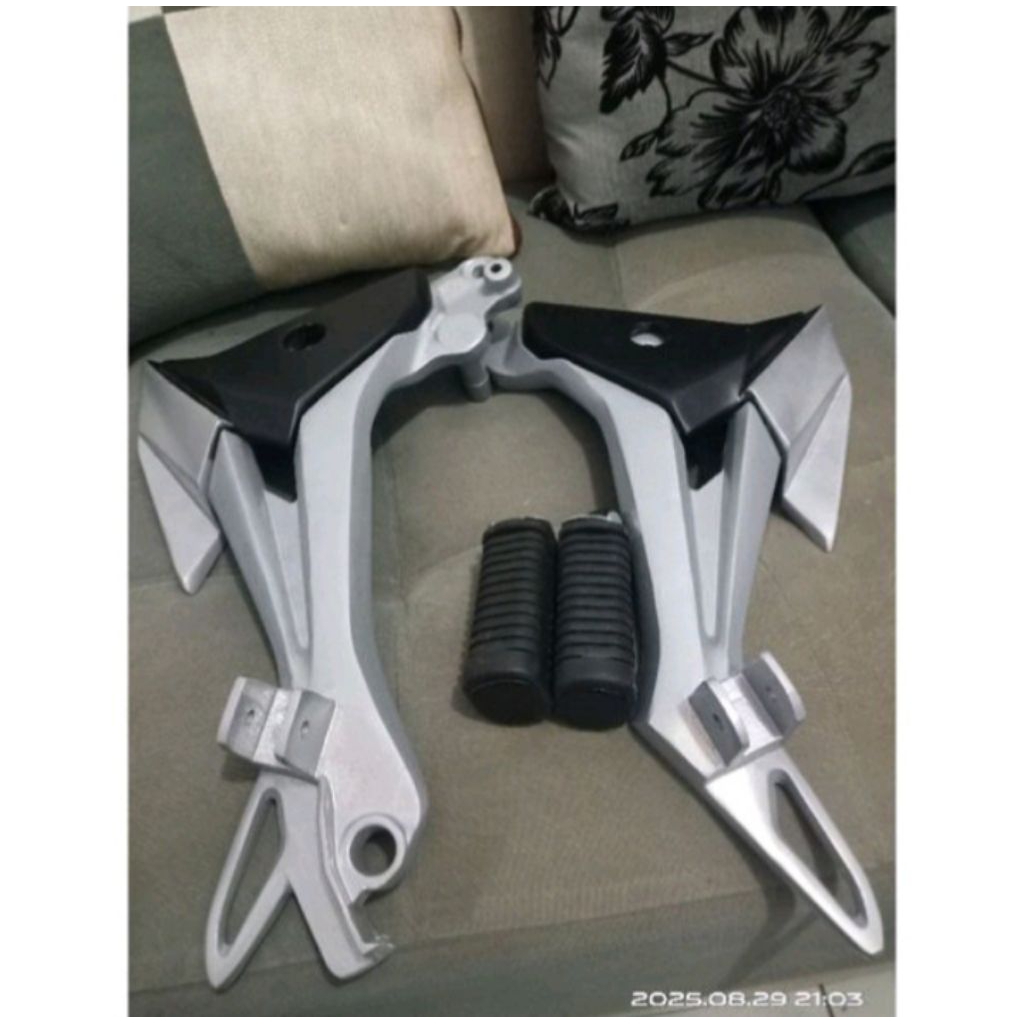 POWER FOOTSTEP BELAKANG SUPRA X 125 FI SET KANAN KIRI SUPER QUALITY