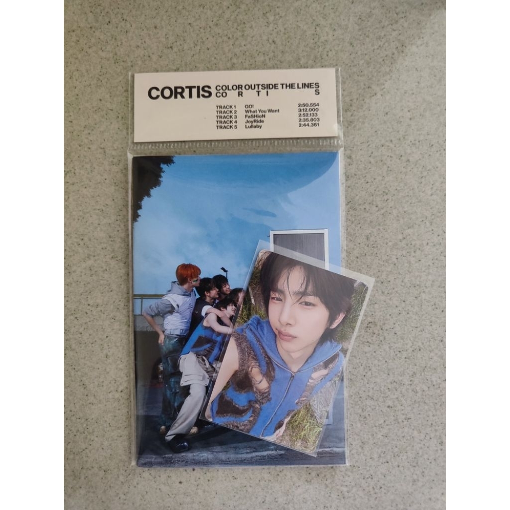 album + PC Juhoon Cortis weverse ver. A