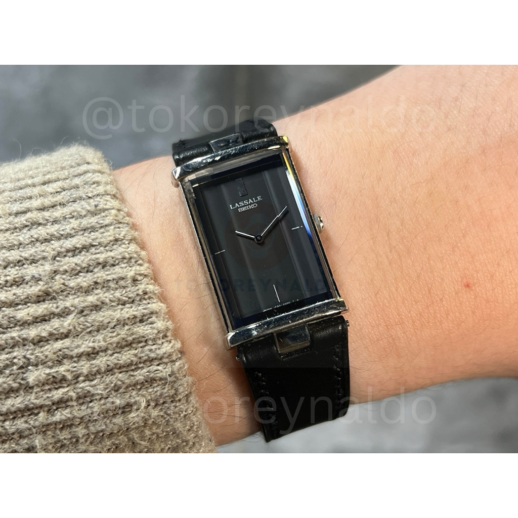 JAM TANGAN VINTAGE SEIKO LASSALE RECTANGLE CUT GLASS BLACK DIAL 1F20 LX1615