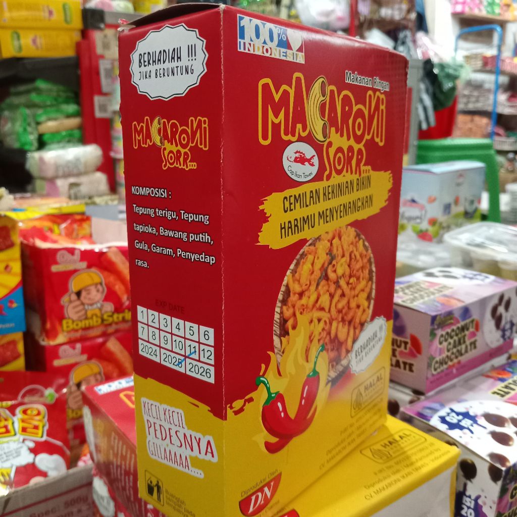 cemilan ringan pedas gurih makaroni sor berhadiah uang tunai bila beruntung