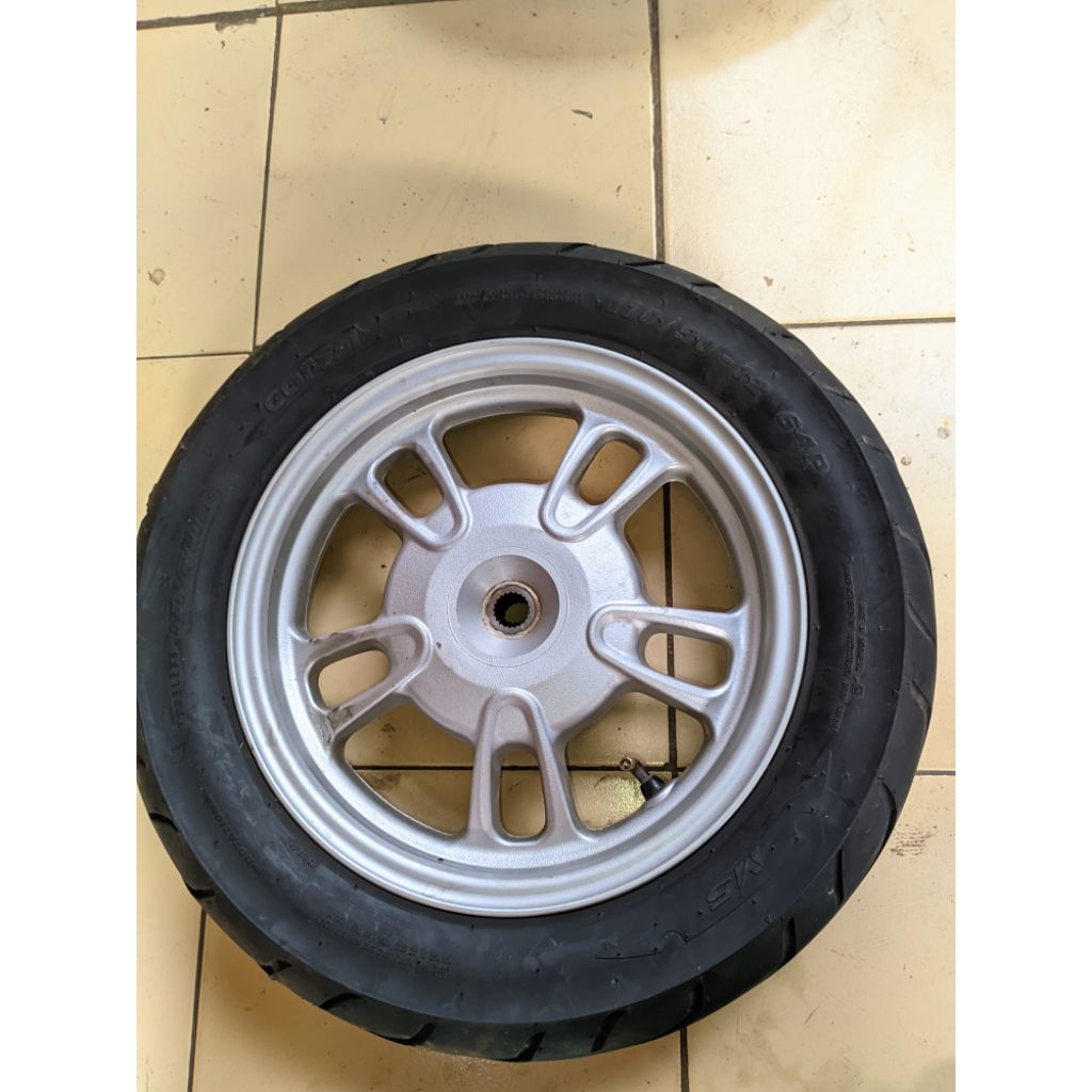 velg ring pelek ring 12 pelek saja ga ama ban Honda scoopy 2022: 2023 original copotan